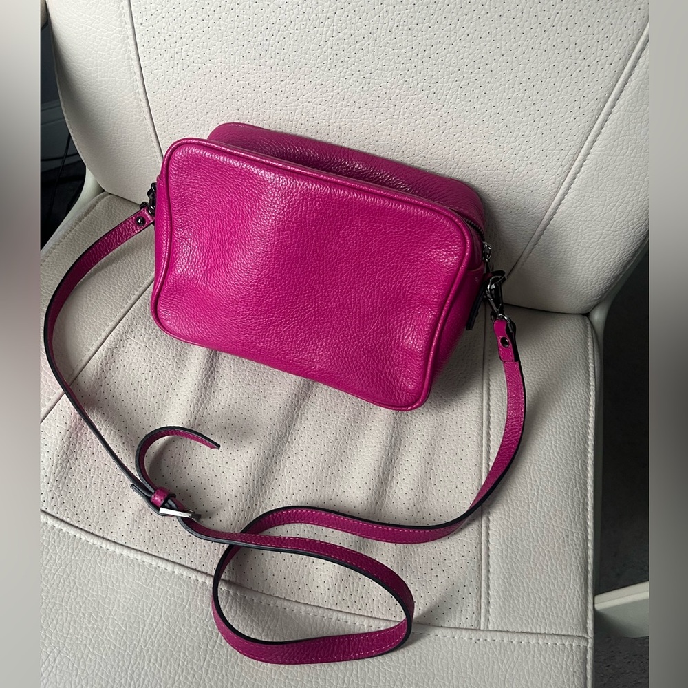 Massaccesi fuchsia pebbled camera bag